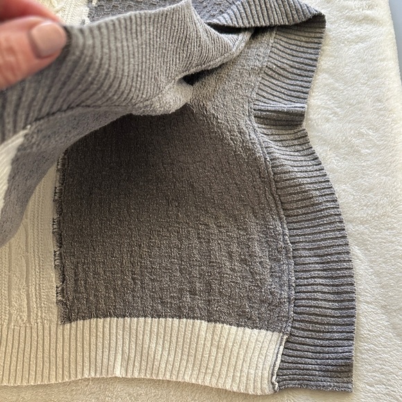 Chico’s Poncho Two-Tone Cable Knit Sweater - Picture 5 of 9